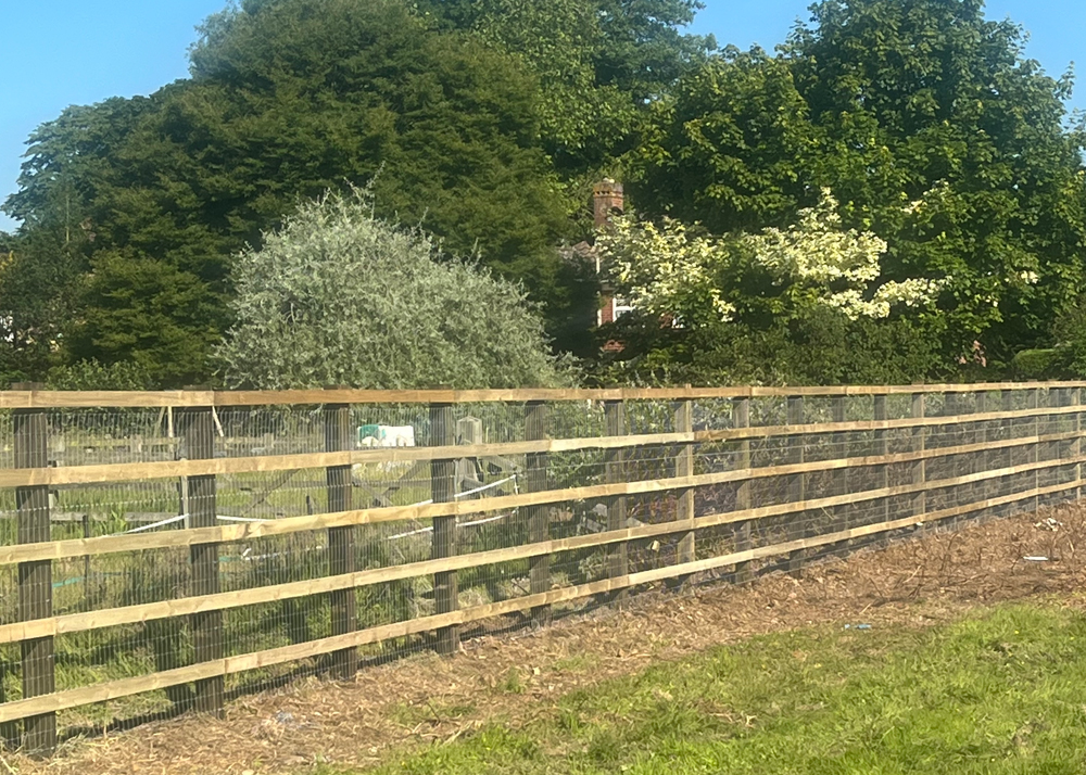 Post and Rail Fencing Installation Uk. Best Equestrian Fencing services Berkshire.